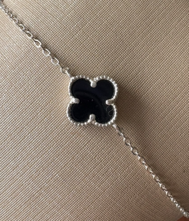 PULSEIRA TREVO UNICO PRETO PRATA