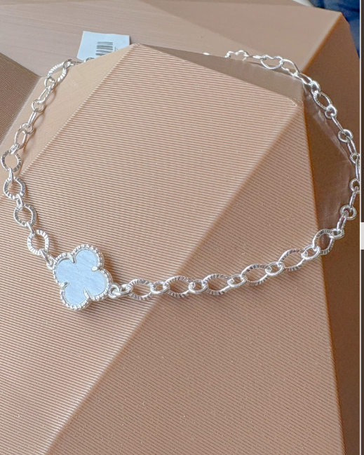 PULSEIRA ELOS FÍGARO DIAMANTADOS E 1 TREVO BRANCO B. PRATA