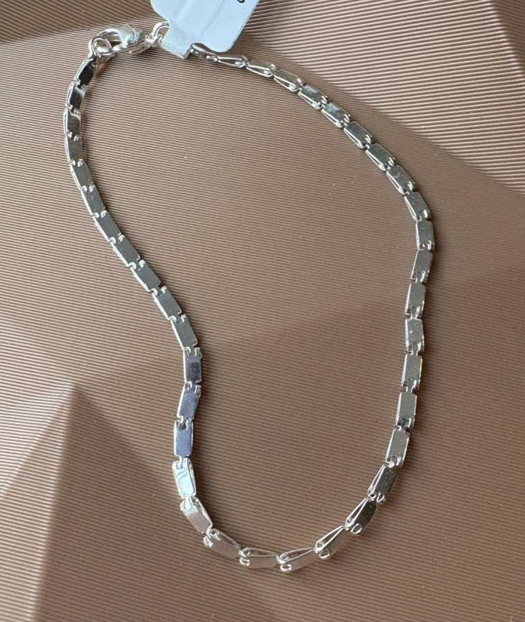 PULSEIRA FINA CHAPAS RETANGULARES B. PRATA