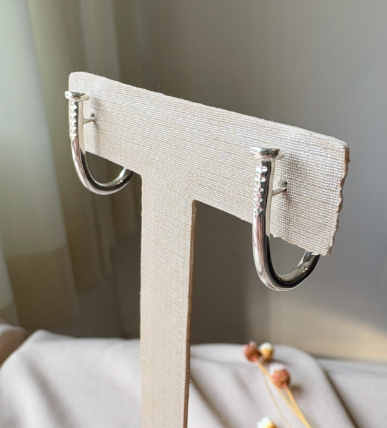 BRINCO EAR HOOK PREGO LISO B. PRATA