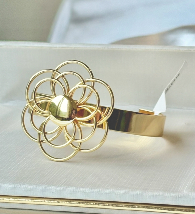 BRACELETE GRANDE FLOR VAZADA B. OURO