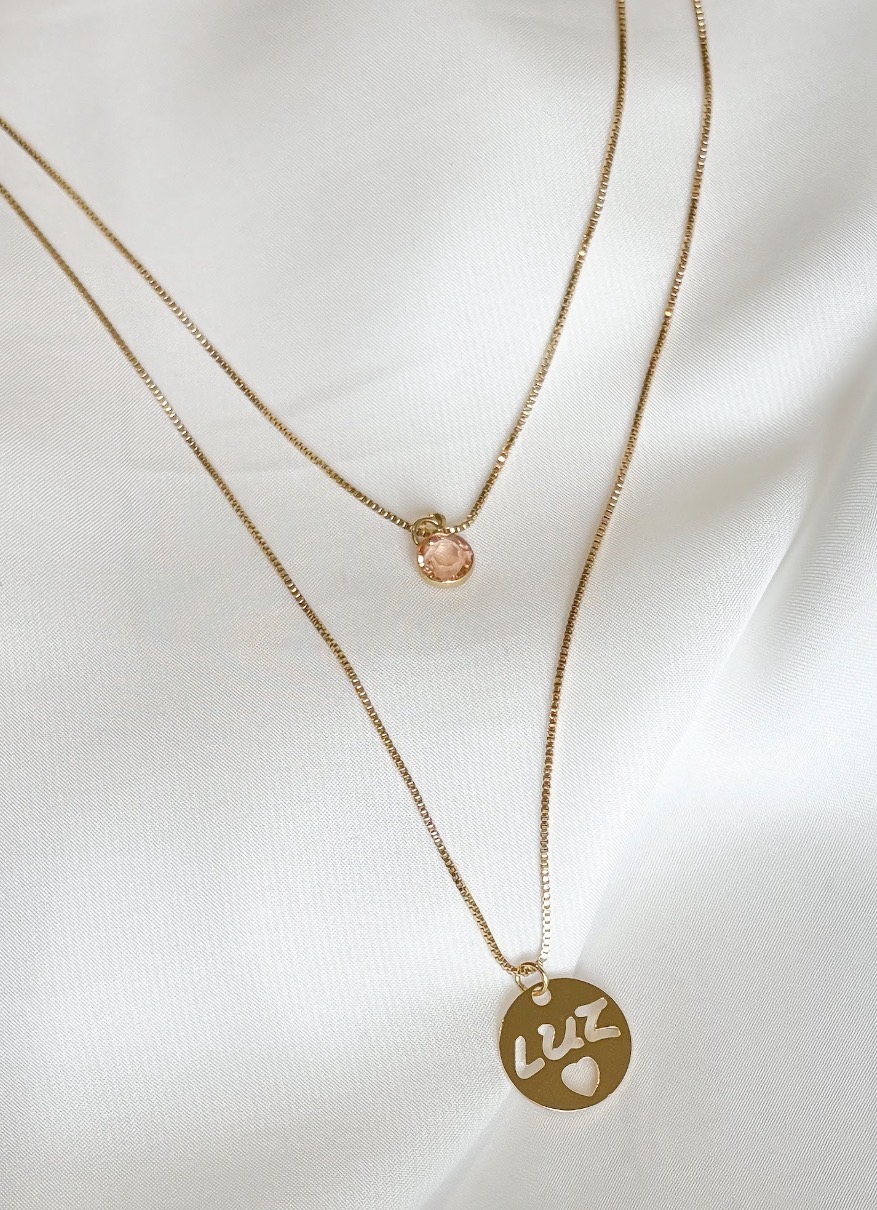 COLAR DUPLO MEDALHA LUZ + PEDRA B. OURO
