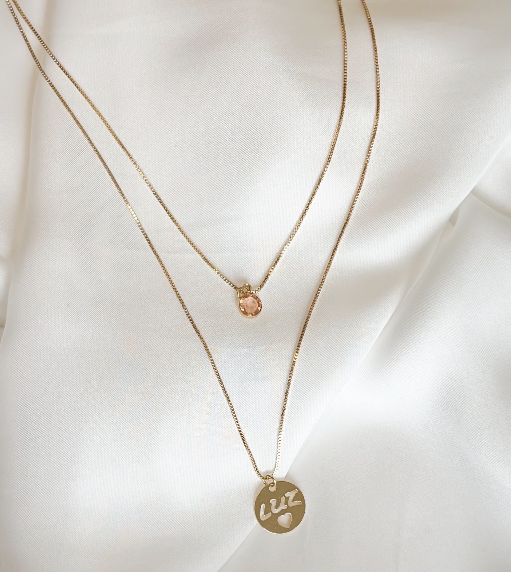 COLAR DUPLO MEDALHA LUZ + PEDRA B. OURO
