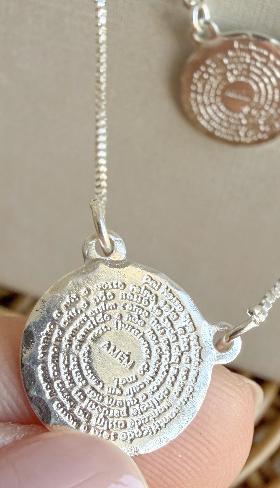 ESCAPULÁRIO 60 CM MEDALHAS REDONDAS PAI NOSSO VENEZ B. PRATA