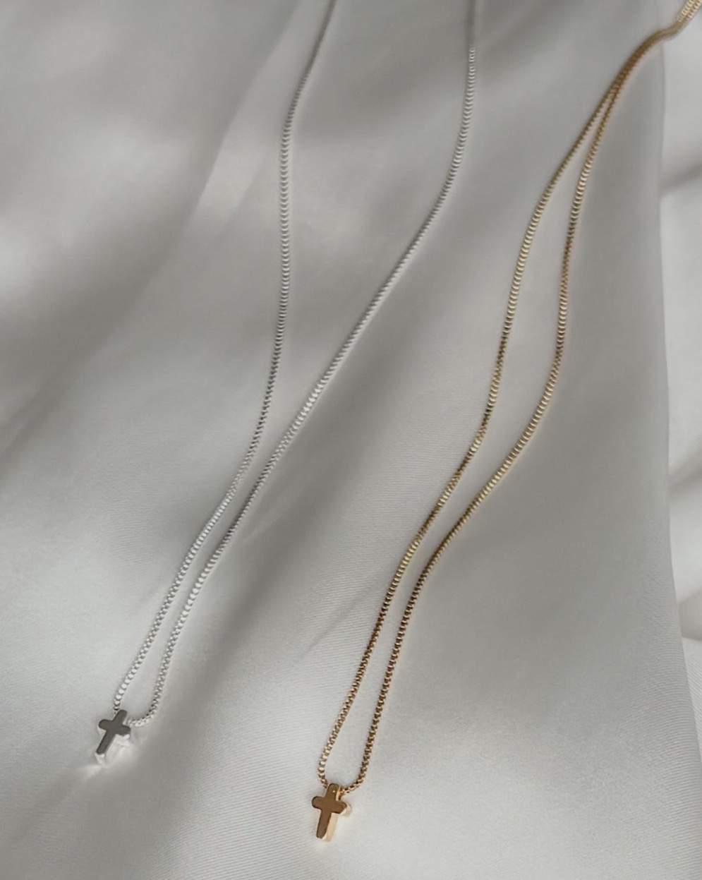 COLAR VENEZIANA C/ CRUZ MINIMALISTA B. PRATA