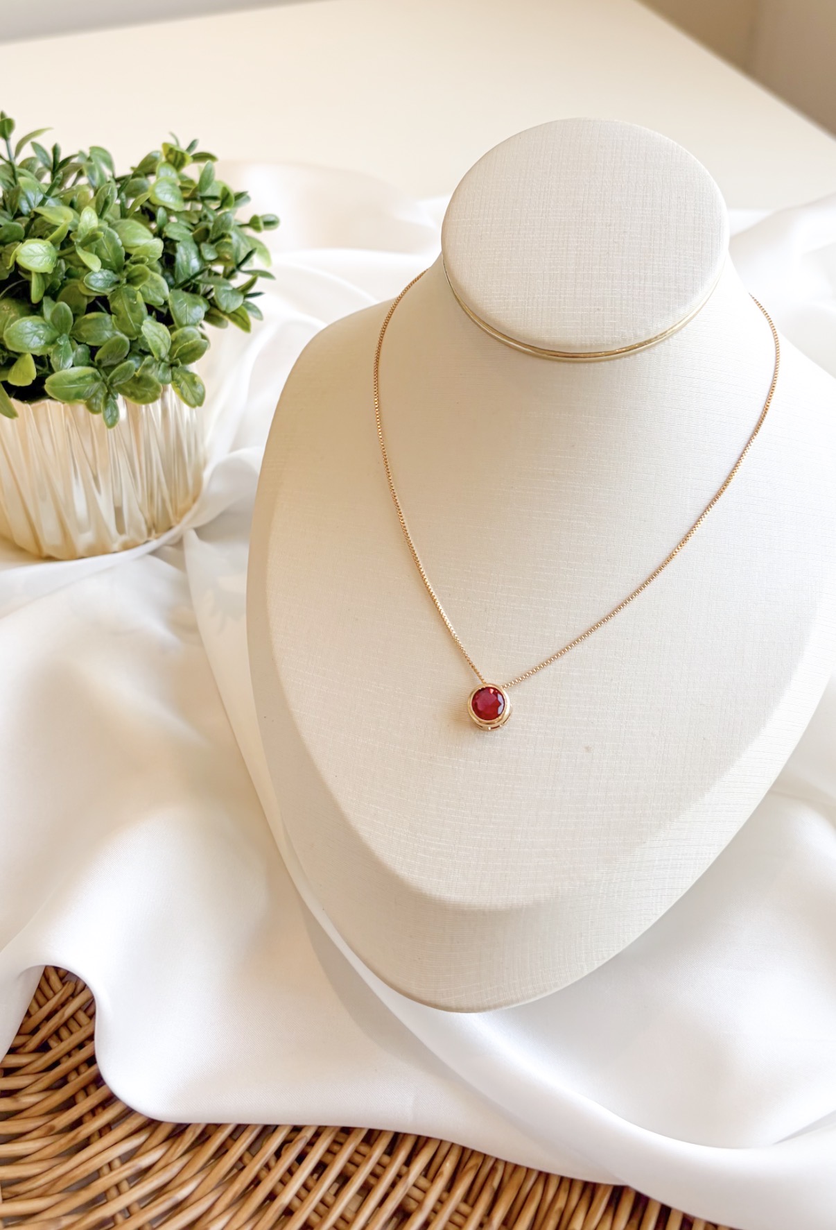 COLAR VENEZIANA PONTO DE LUZ VERMELHO B. OURO