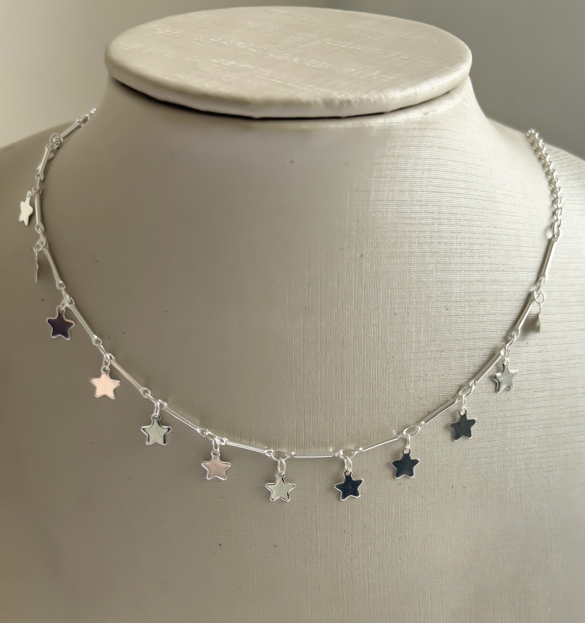 COLAR CHOKER PALITOS DIAMANTADOS E RETANGULOS PEDRAS PRETAS B. PRATA