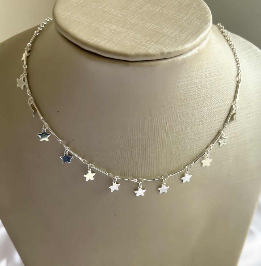 COLAR CHOKER PALITOS DIAMANTADOS E RETANGULOS PEDRAS PRETAS B. PRATA