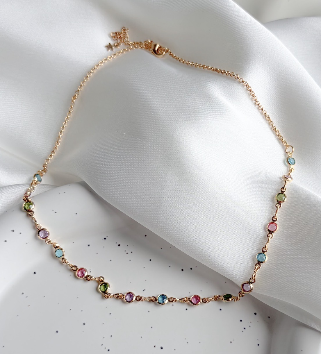 COLAR CHOKER PEDRAS REDONDAS COLORS CLARAS B. OURO