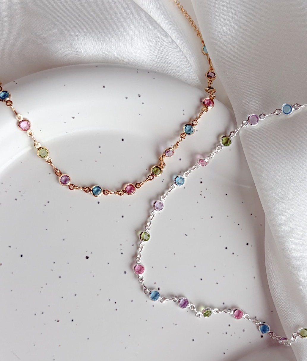 COLAR CHOKER PEDRAS REDONDAS COLORS CLARAS B. OURO