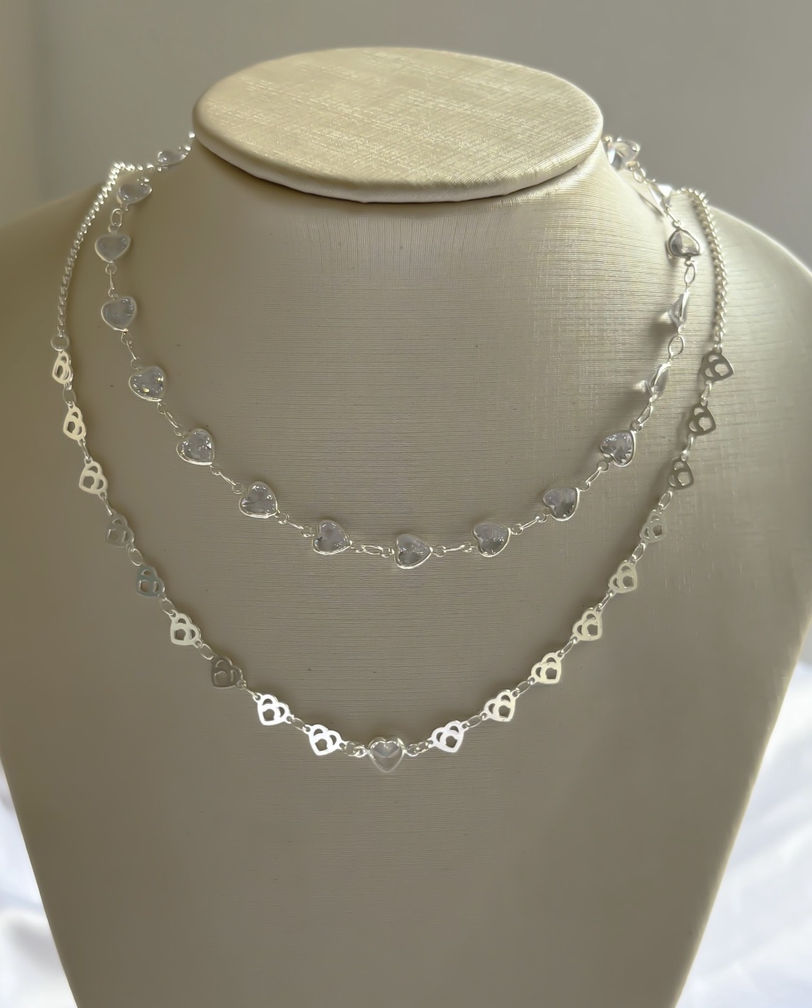 COLAR CHOKER CORAÇÕES ZIRCONIAS CRISTAL B. PRATA LV2
