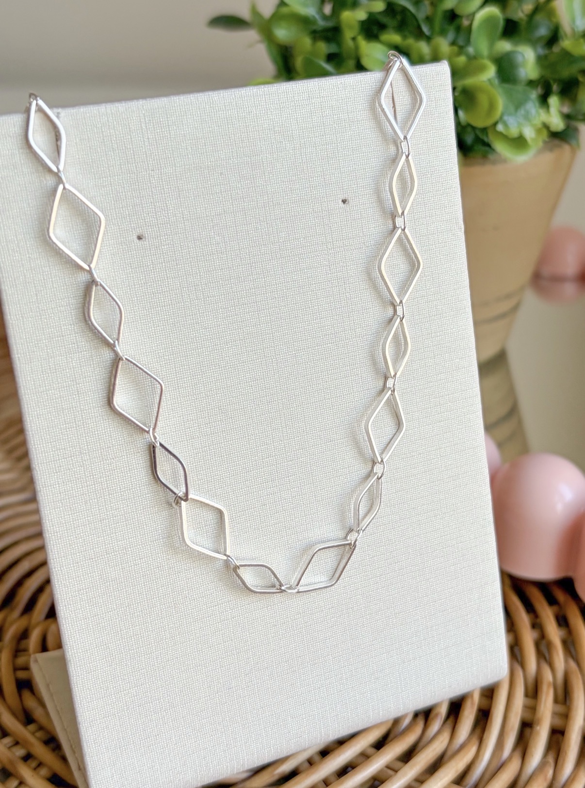 COLAR CHOKER LOSANGOS VAZADOS B. PRATA