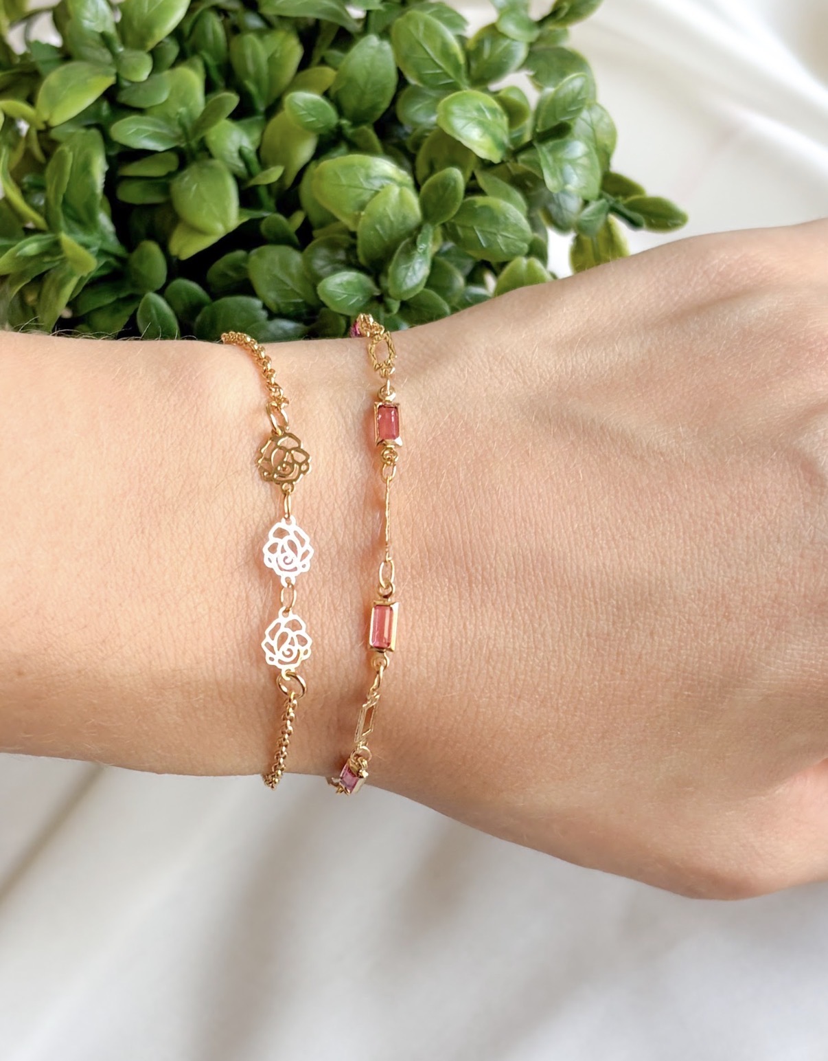 PULSEIRA INFANTIL 3 ROSAS VAZADAS B. OURO