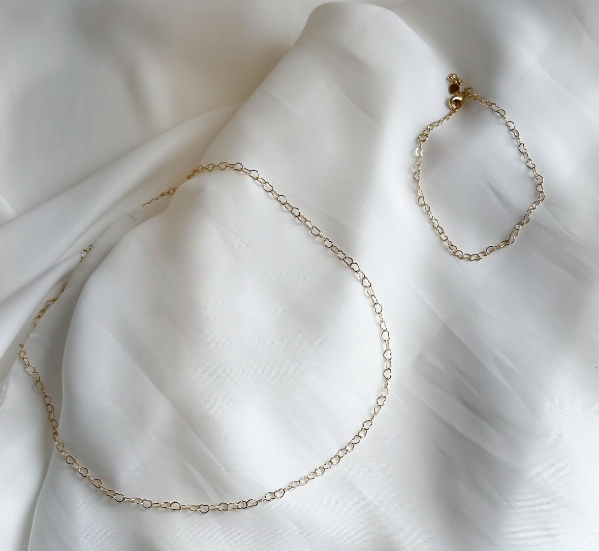 COLAR CHOKER ELOS CORAÇÃO 4 MM B. OURO