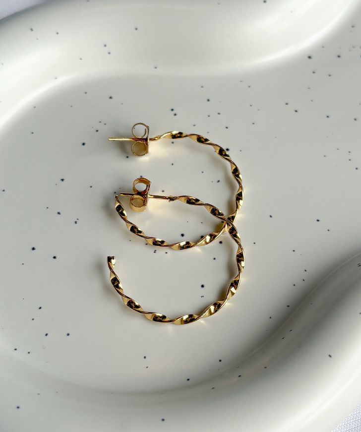 BRINCO ARGOLA TORCIDA 30 MM TARRAXA B. OURO