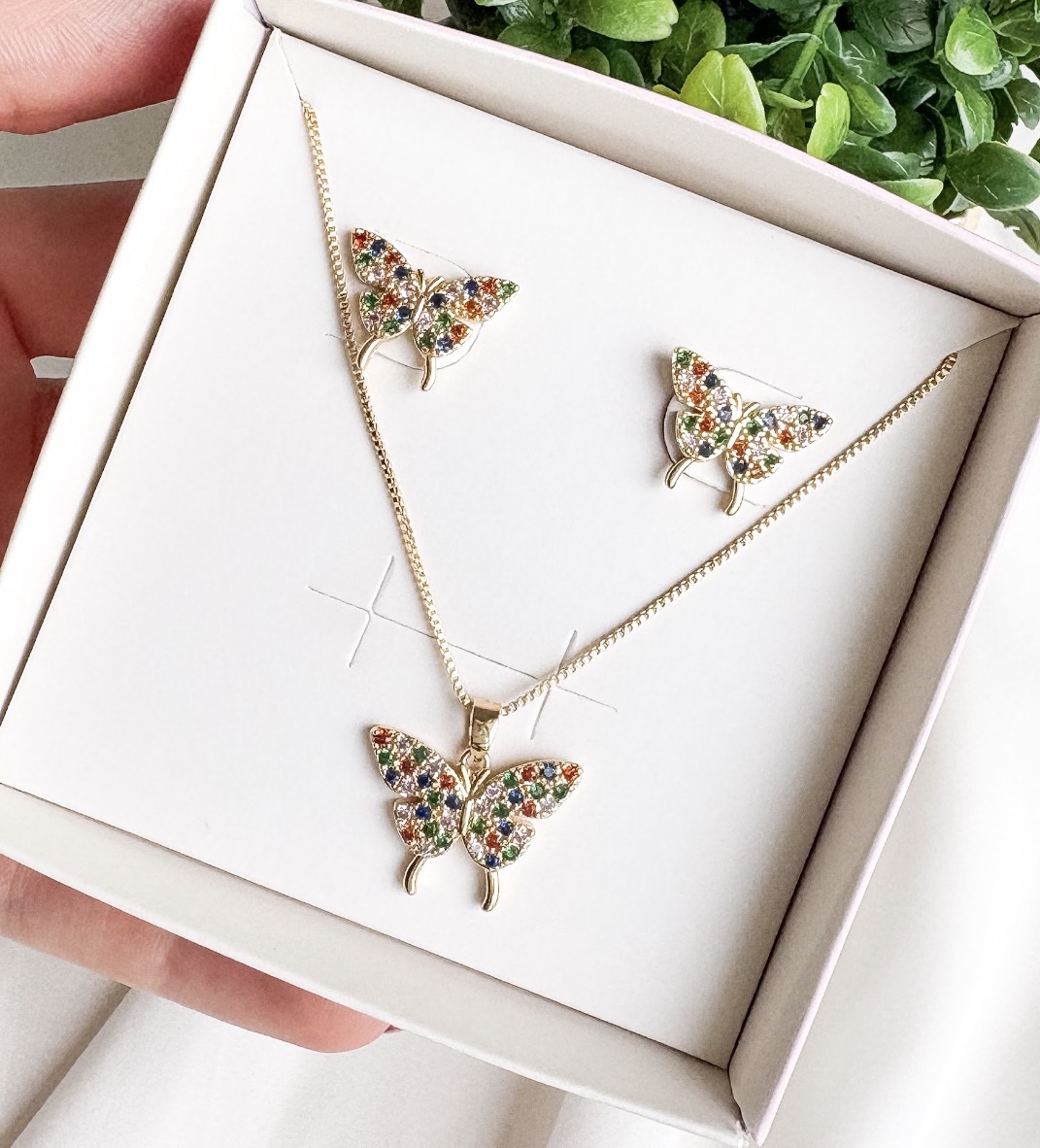 CONJUNTO BORBOLETA PERNINHA CRAVEJ. COLORS B. OURO