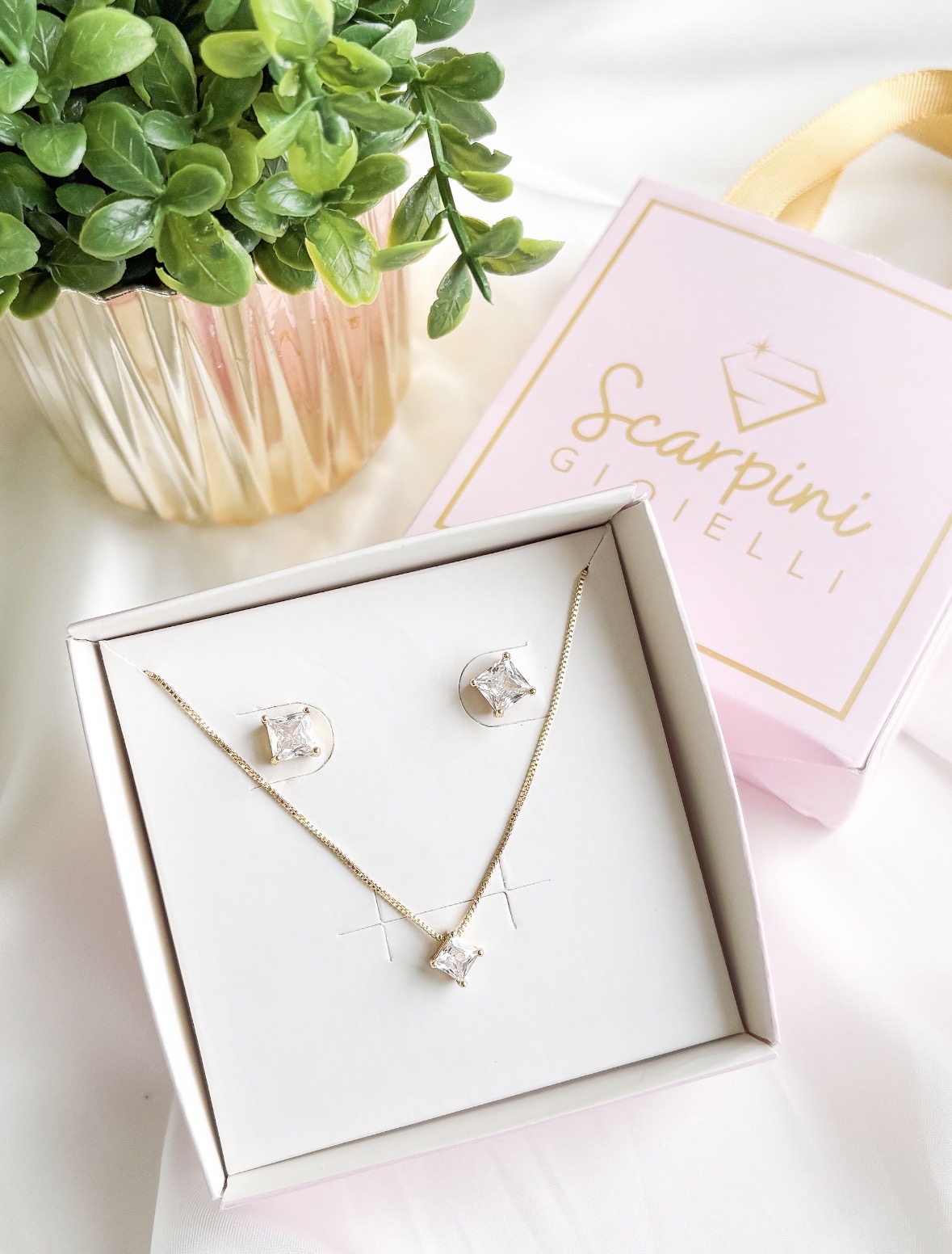 CONJUNTO QUADRADO ZIRCONIA  B. OURO
