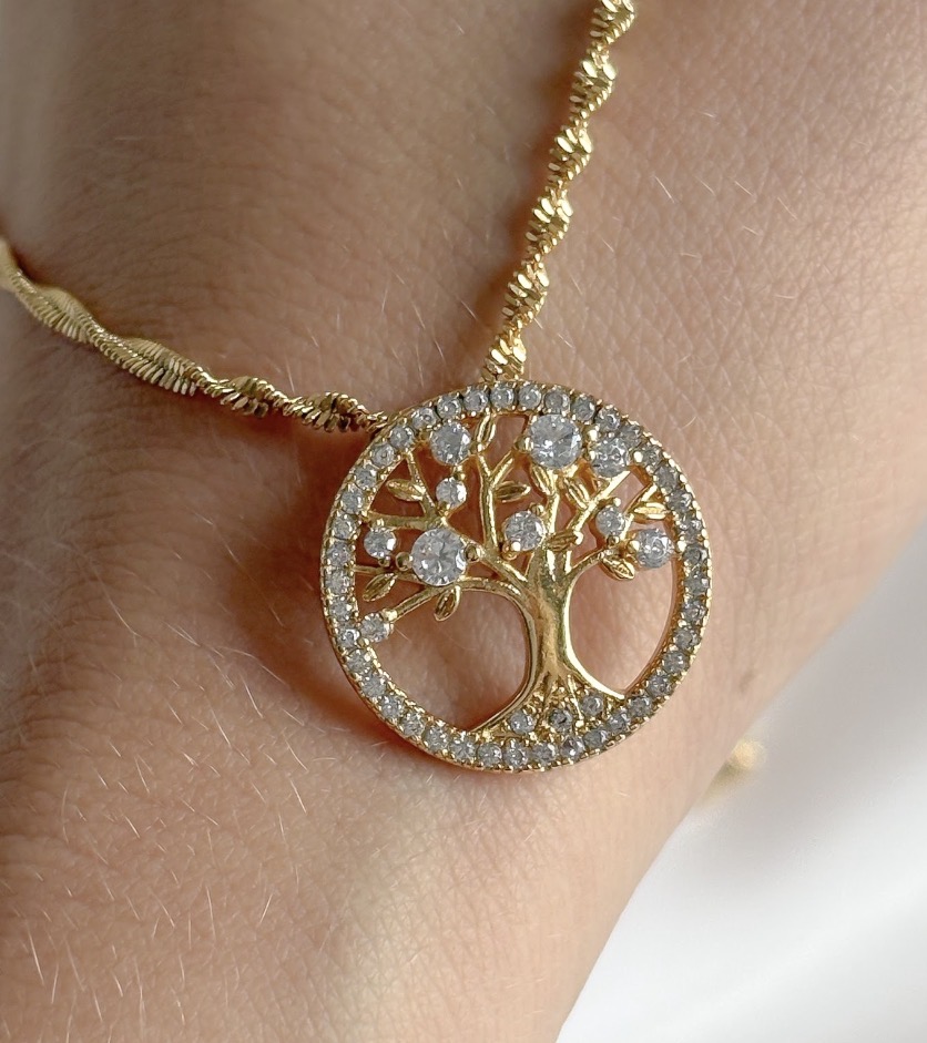 COLAR LUXO FITA RETORCIDA ARVORE NO CIRCULO SUPERCRAVEJADA B. OURO