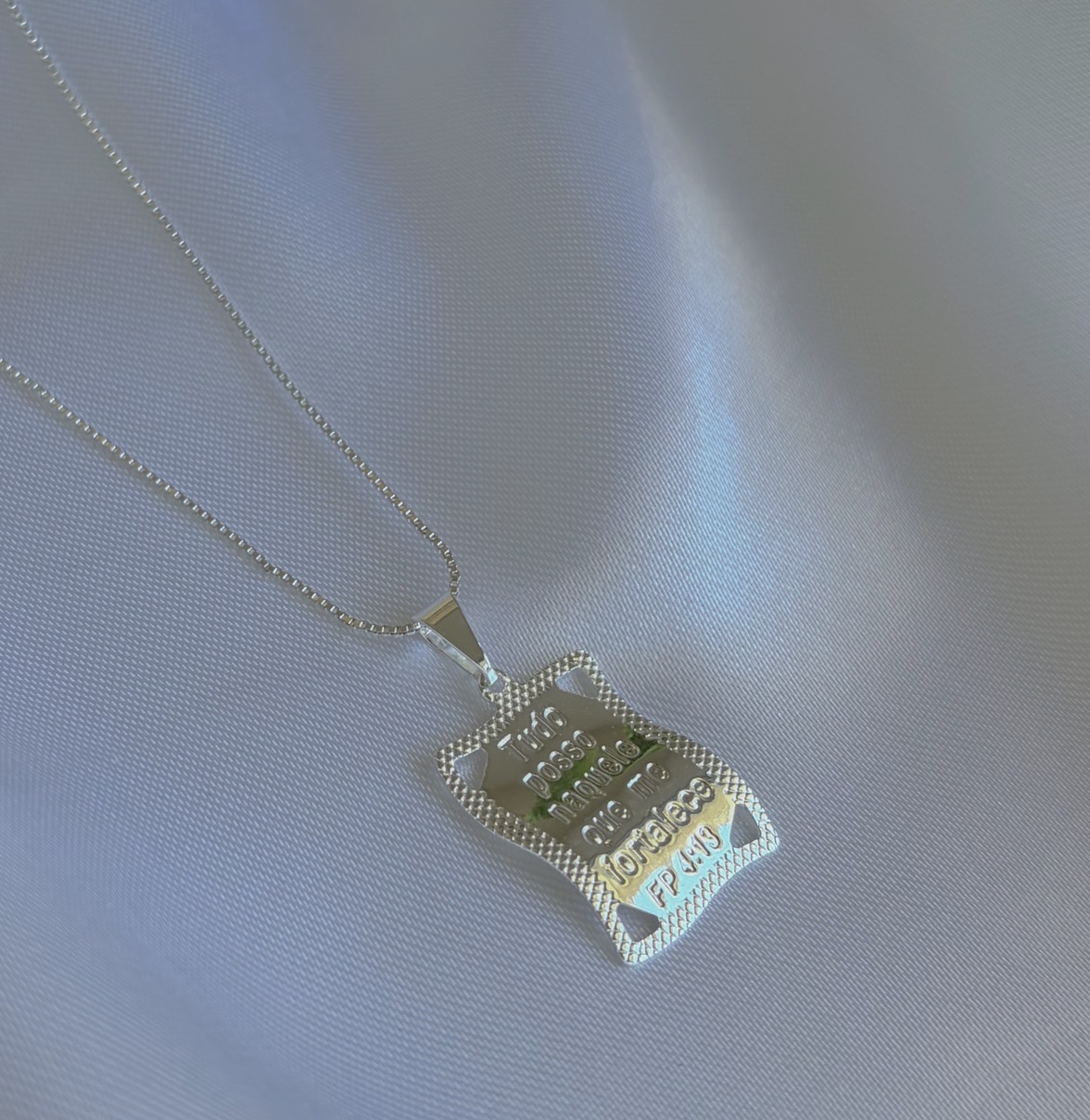 COLAR 60M VENEZ. PLACA TUDO POSSO B. PRATA