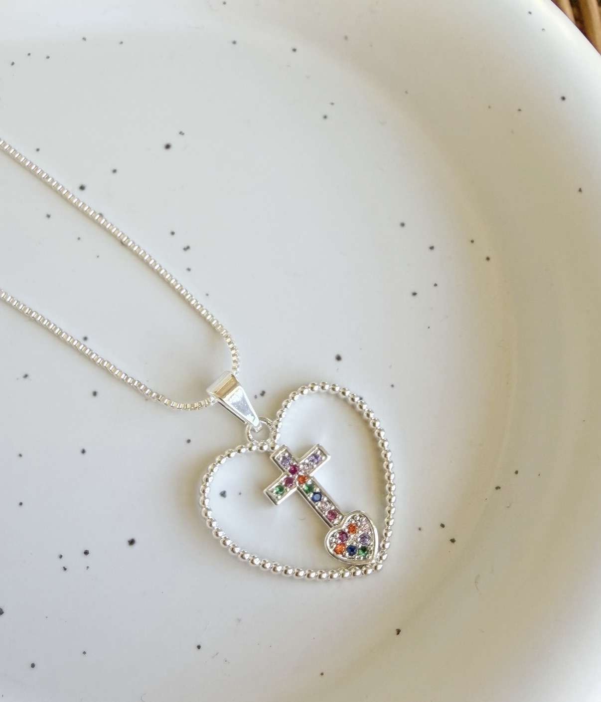 COLAR VENEZIANA 35+10 CRUZ COM CORAÇÃO COLORS CRAVEJADA NO CORAÇÃO B. PRATA