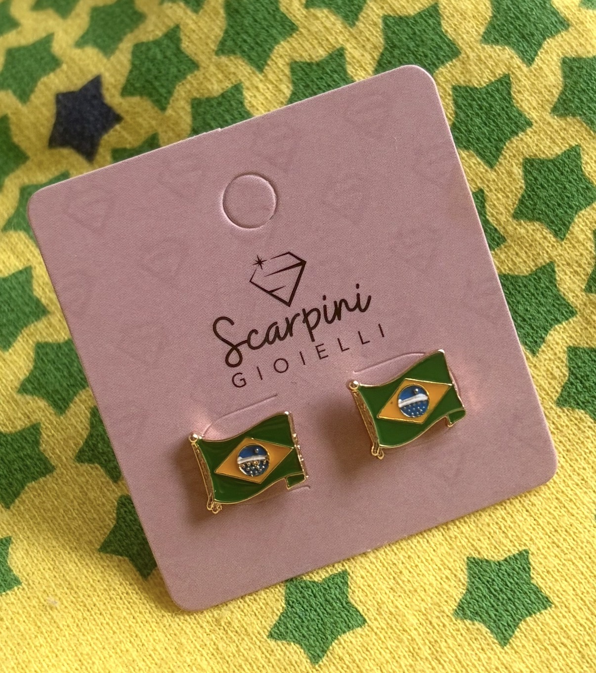 BRINCO BANDEIRA BRASIL C/ RESINA B. OURO