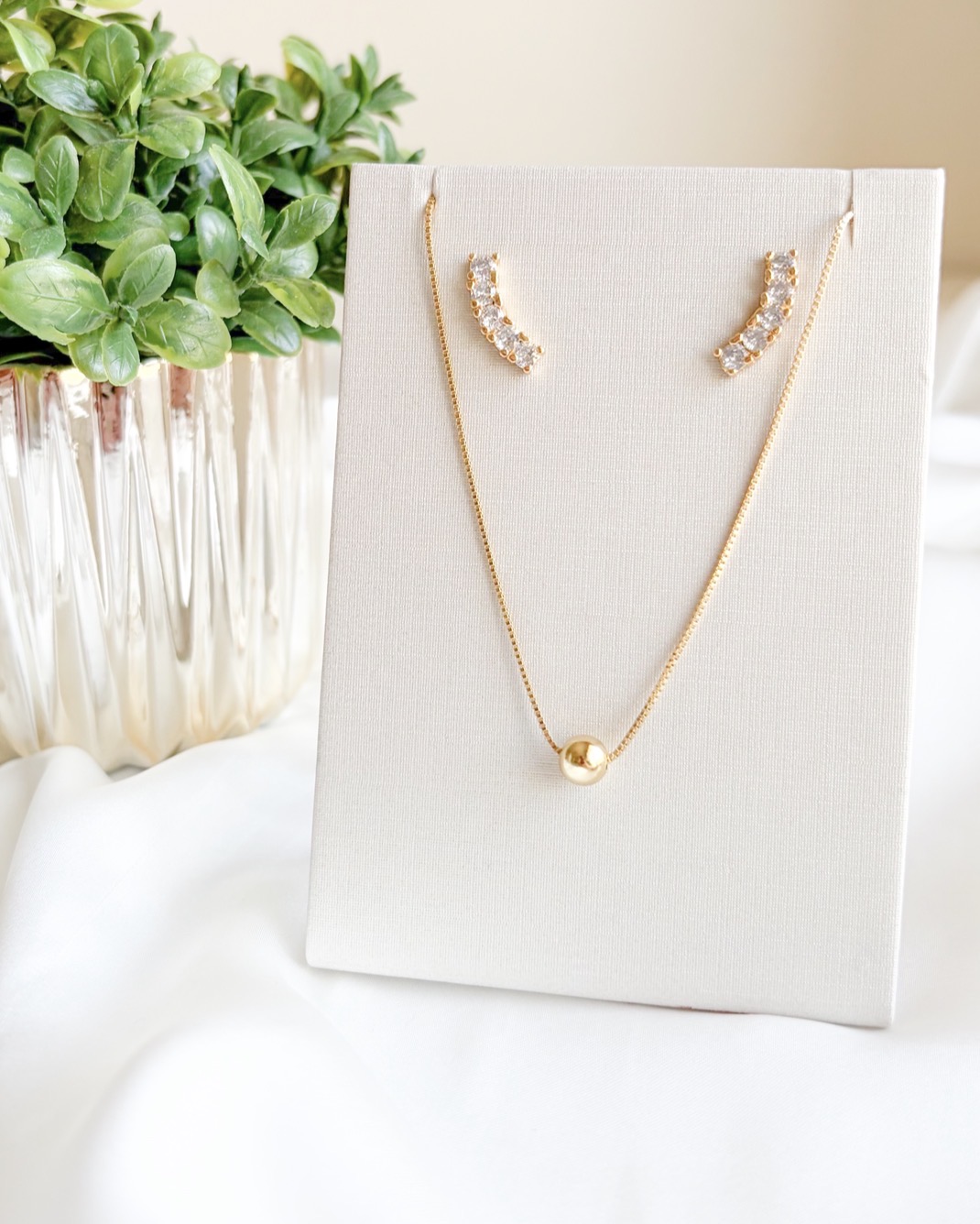 BRINCO EAR CUFF PEDRAS DELICADO B. OURO
