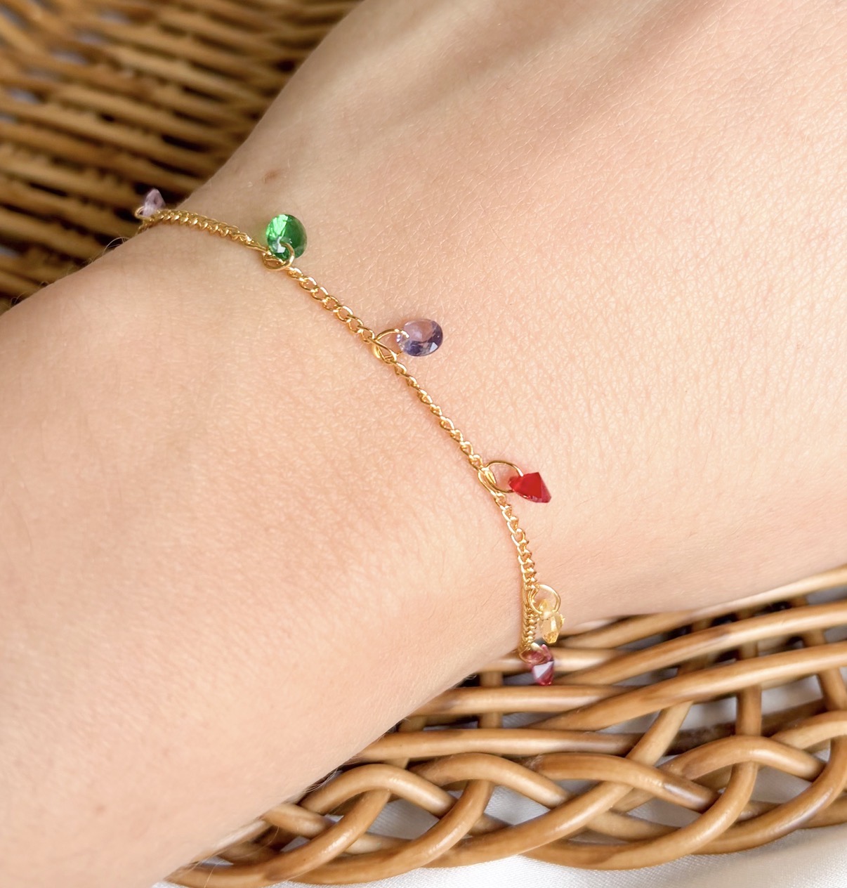 PULSEIRA ELOS ZIRCONIAS COLORS PENDURICALHO B. OURO