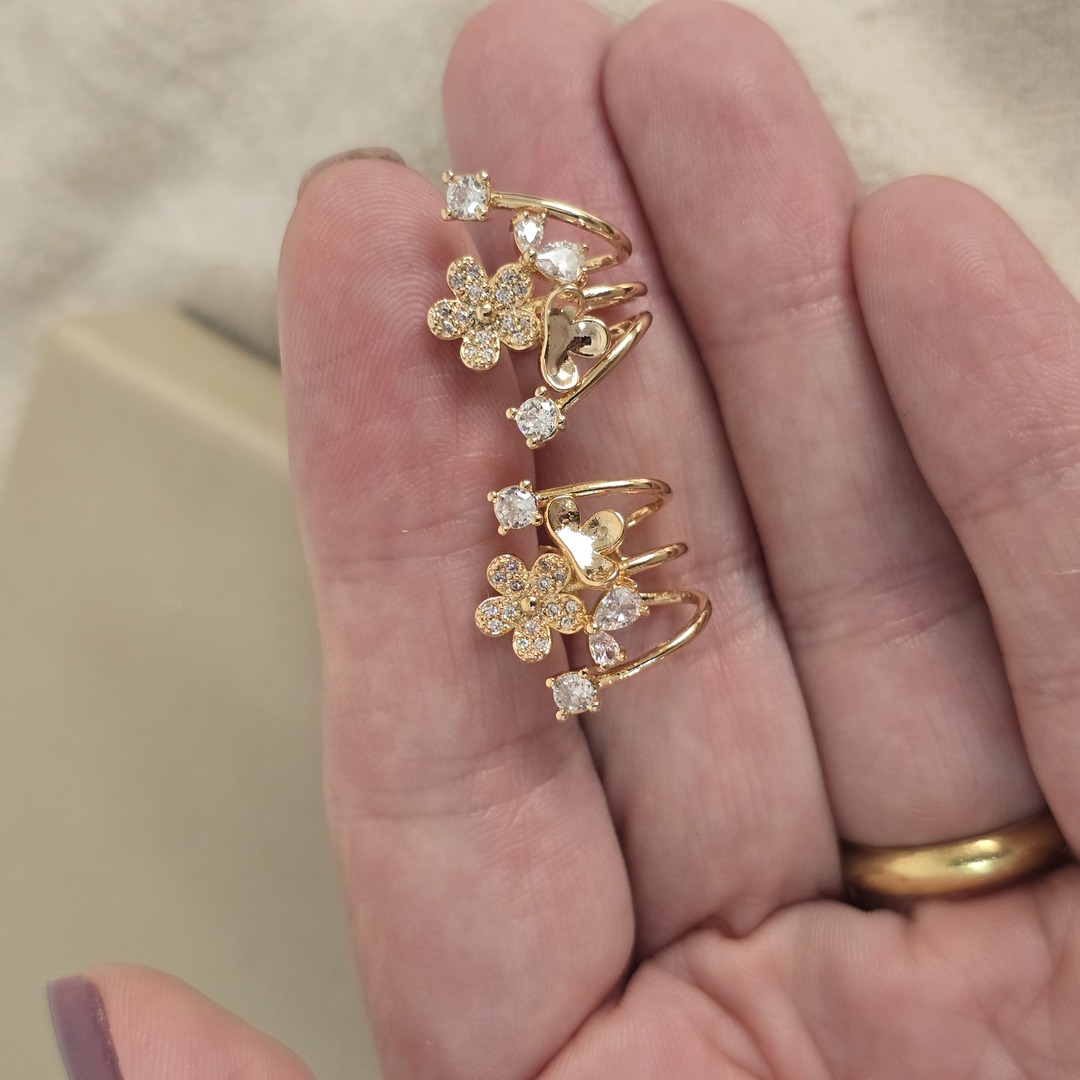 Brinco Delicado Flores Zirconia