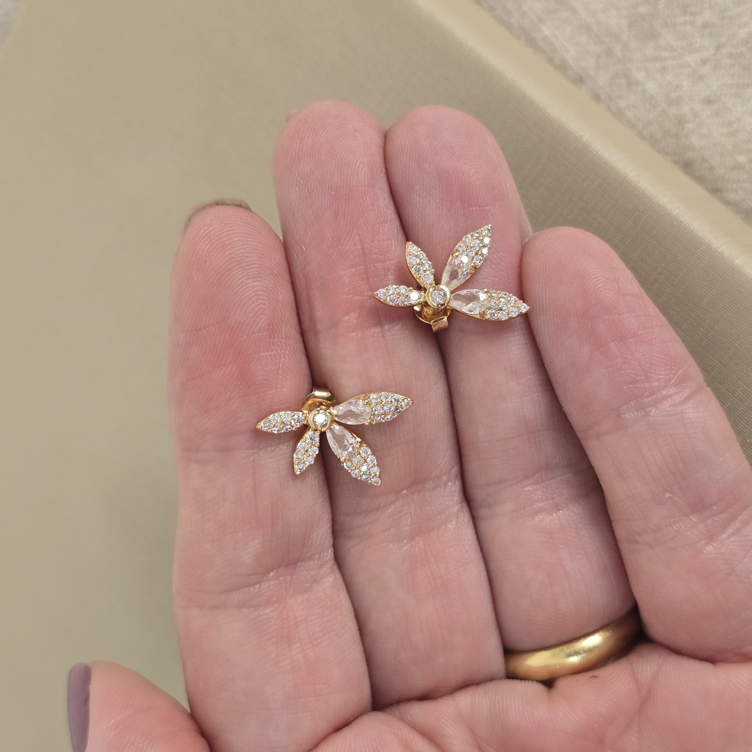 Brinco Delicado Folha Zirconia