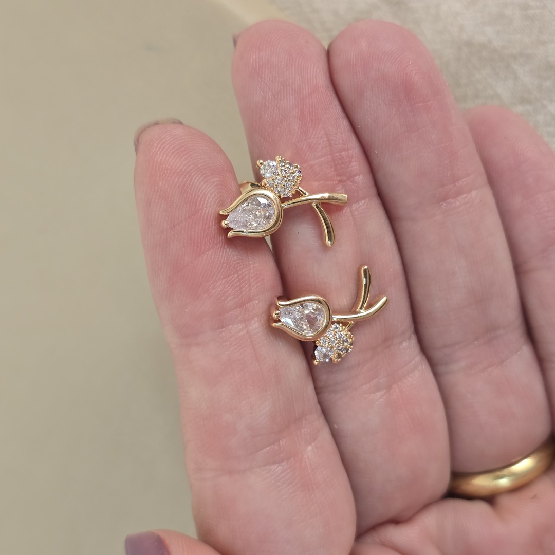 Brinco Flor com Zirconia