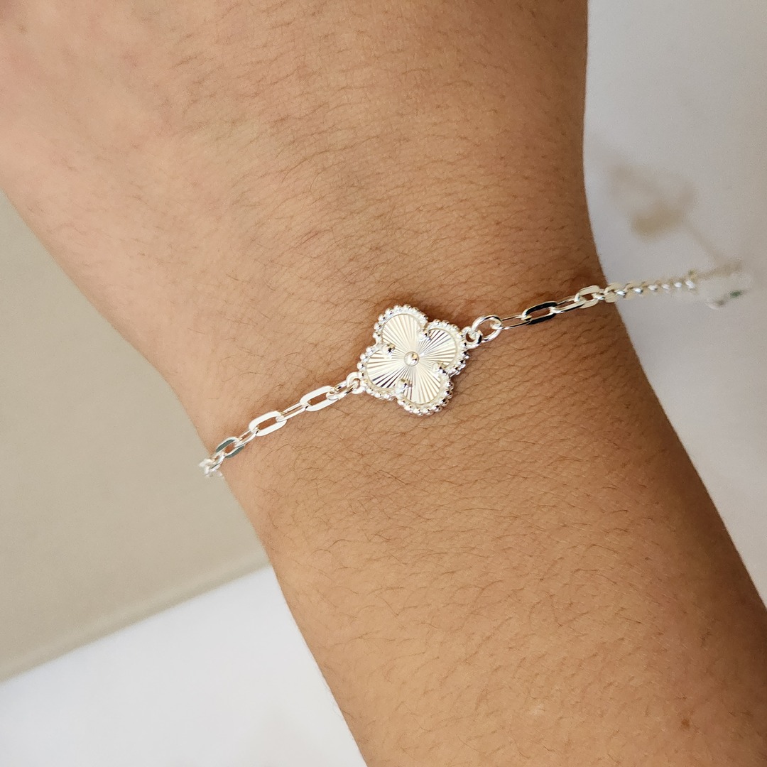 Pulseira Delicada Lisa V