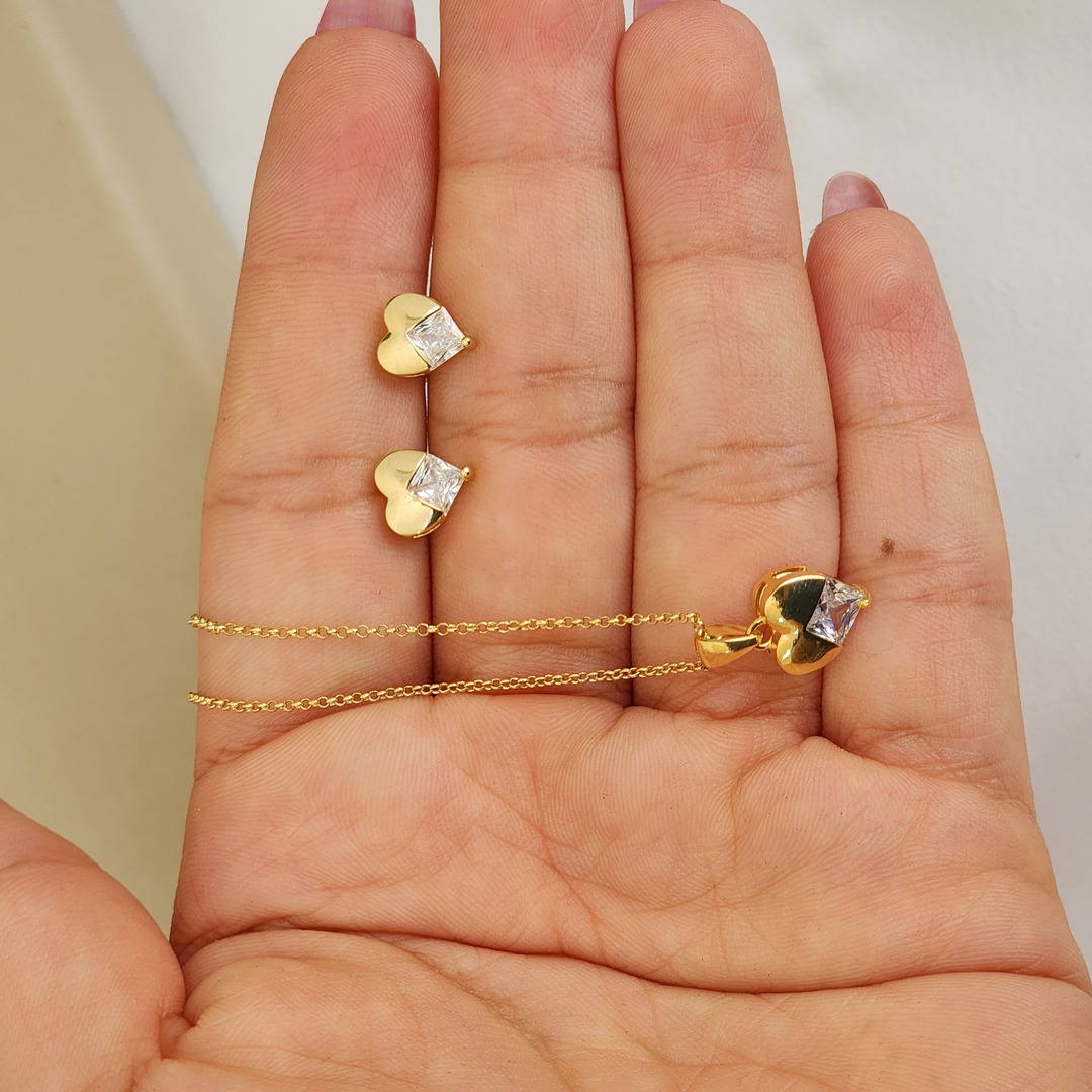 Conjunto Delicado Coração Liso e Zircônia