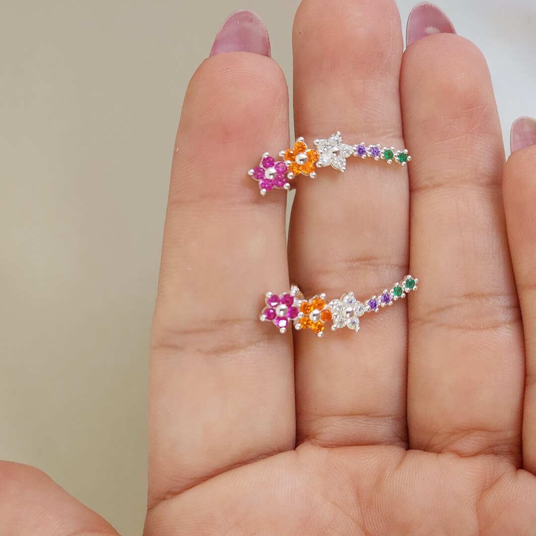 Brinco Delicado Flores Zircônia