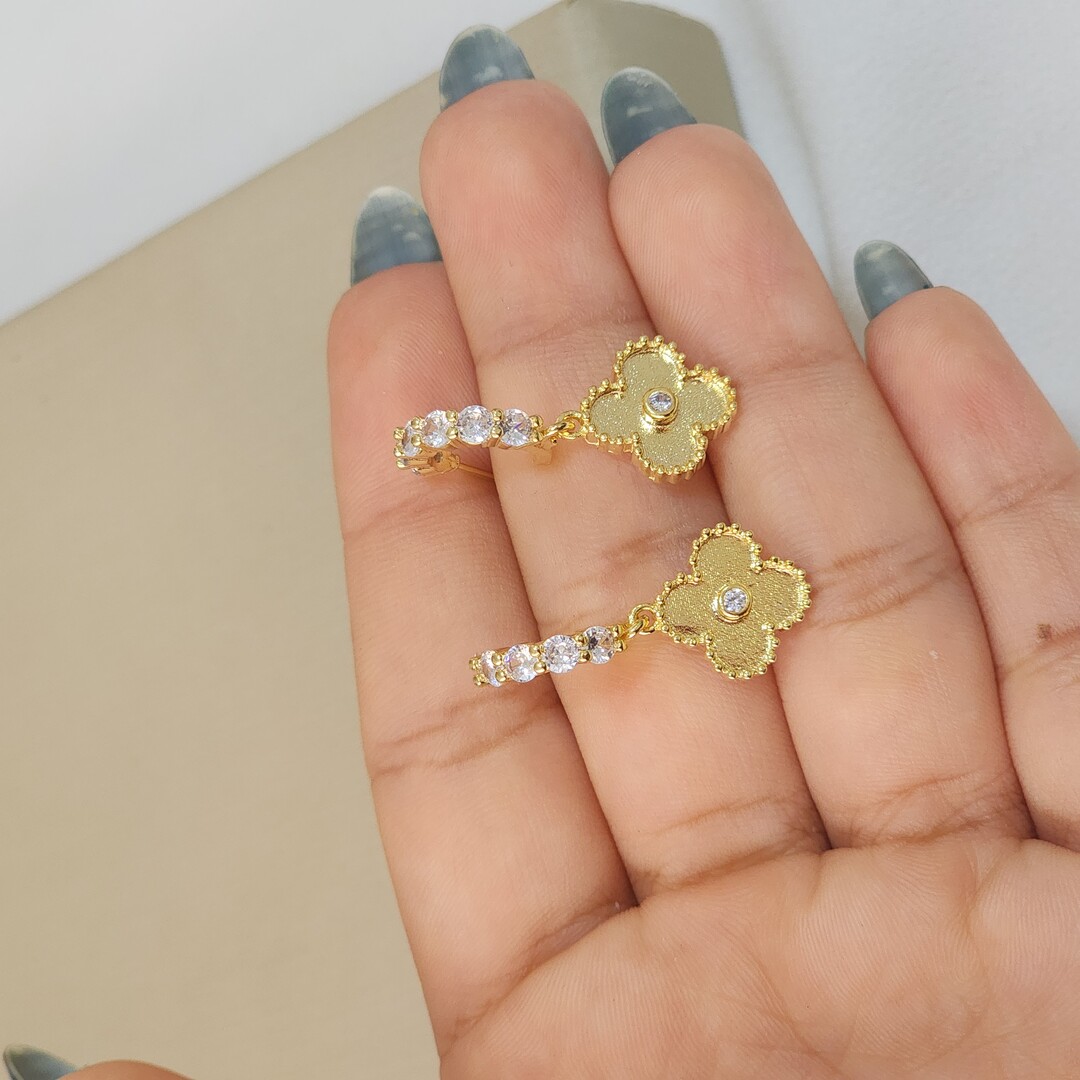 Brinco Delicado Zircônia e Liso