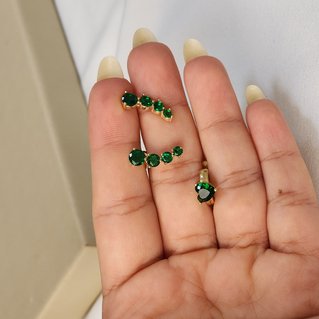 Brinco Earcuff e Piercing Coração Zircônia Colorida