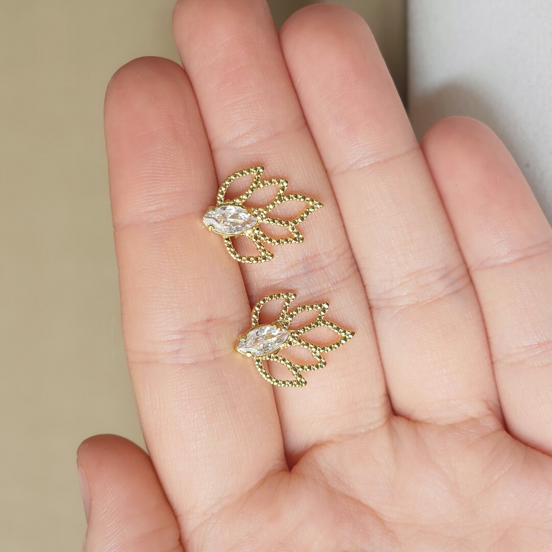 Brinco Delicado Folha Com Zirconia