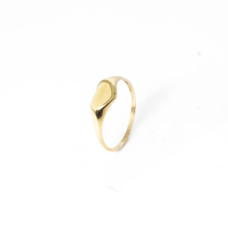 ANEL CORAÇÃO LISO OURO 18K