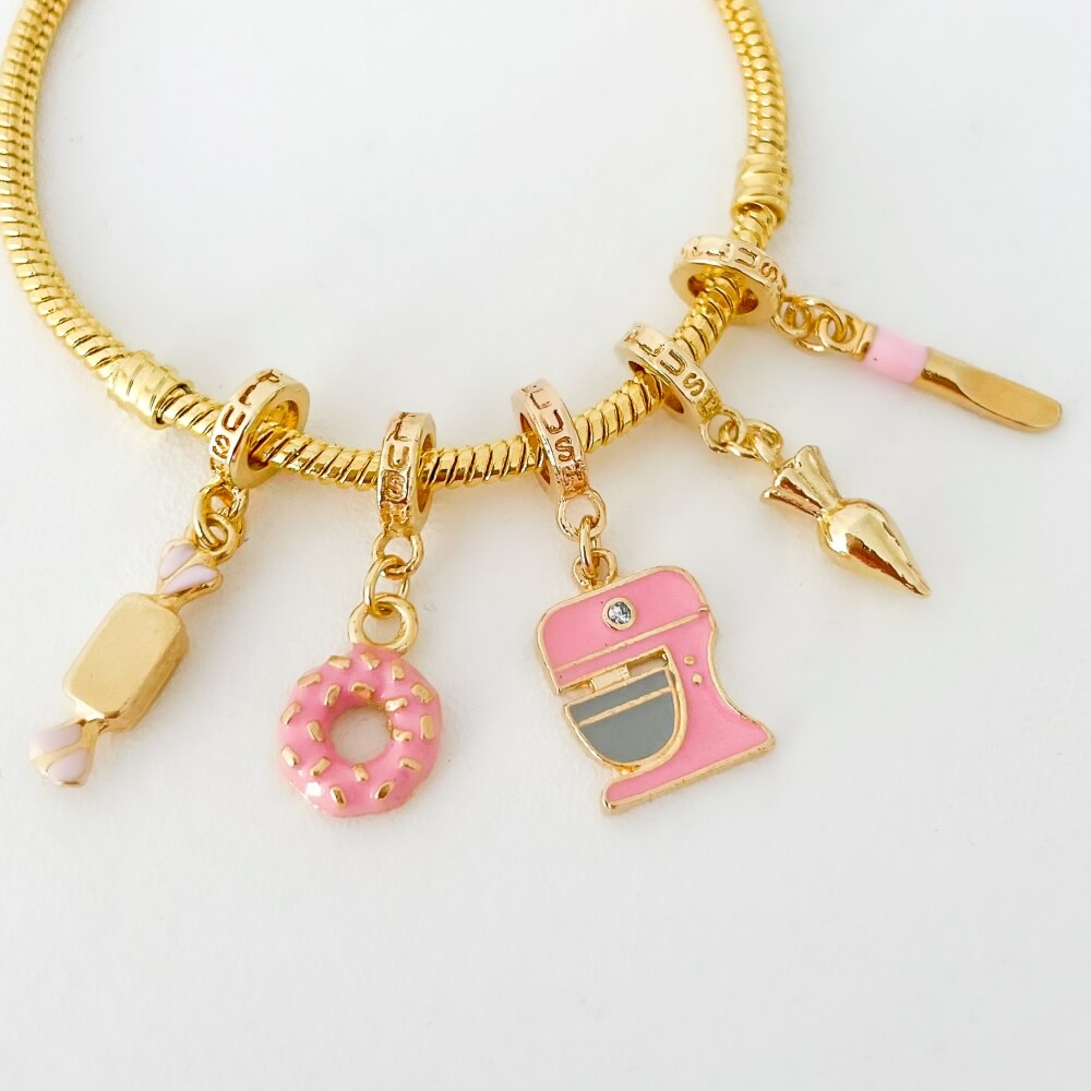 Berloque Batedeira Rosa Plush Ouro