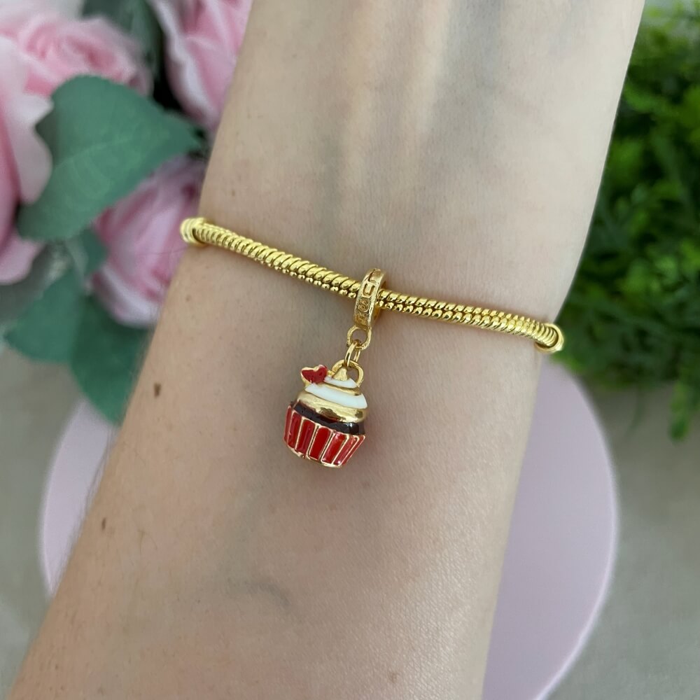 Berloque Cupcake Vermelho Plush Ouro