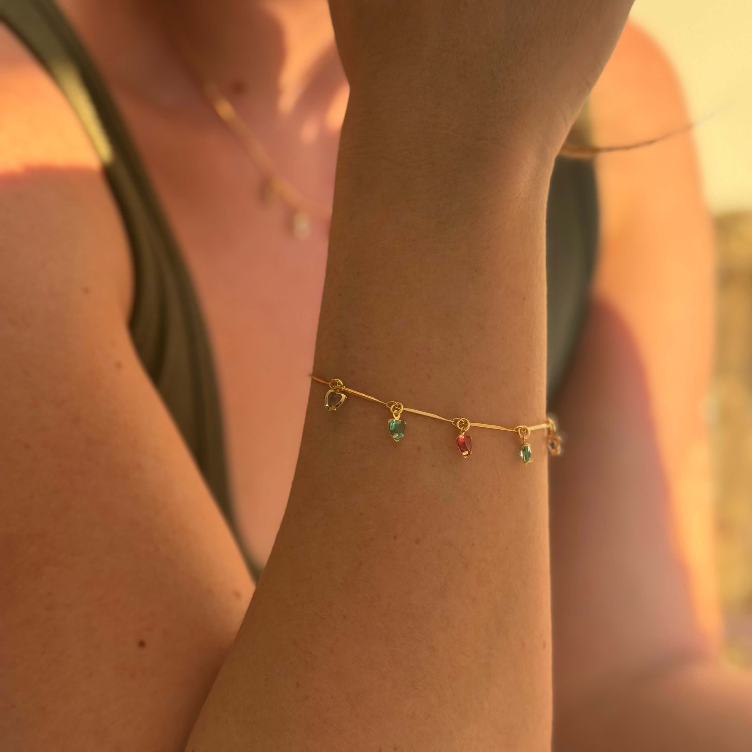 Pulseira Corações Colors Ouro
