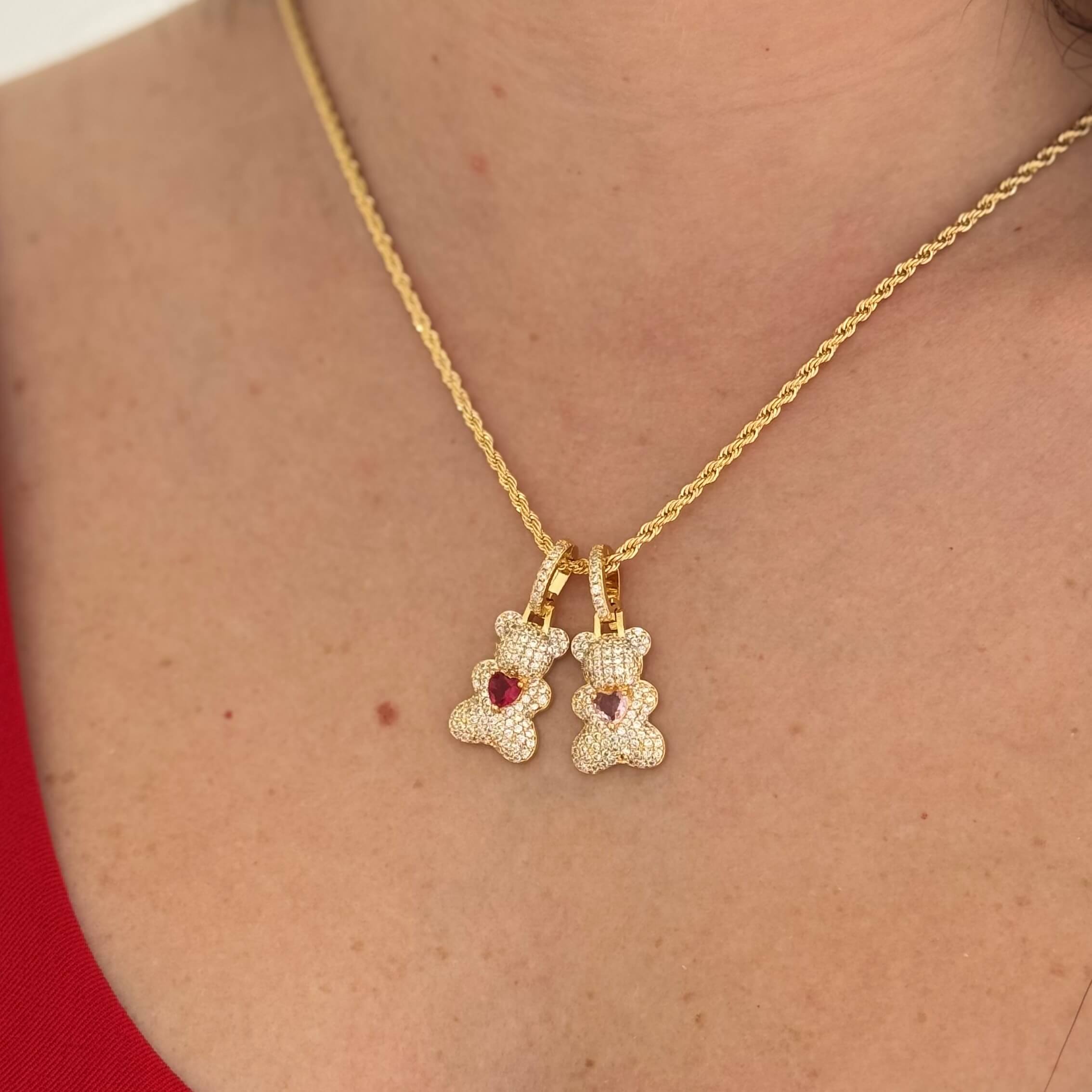 Pingente Urso Cravejado Coração Rosa Ouro