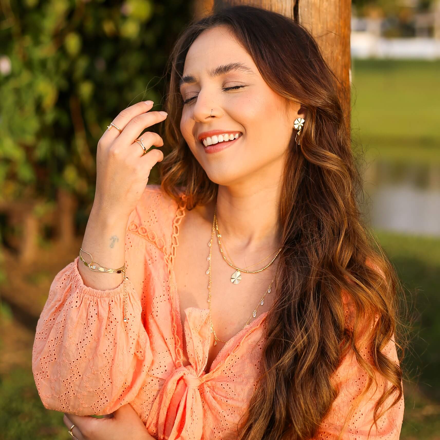 Colar Choker Tubo Minimalista Ouro