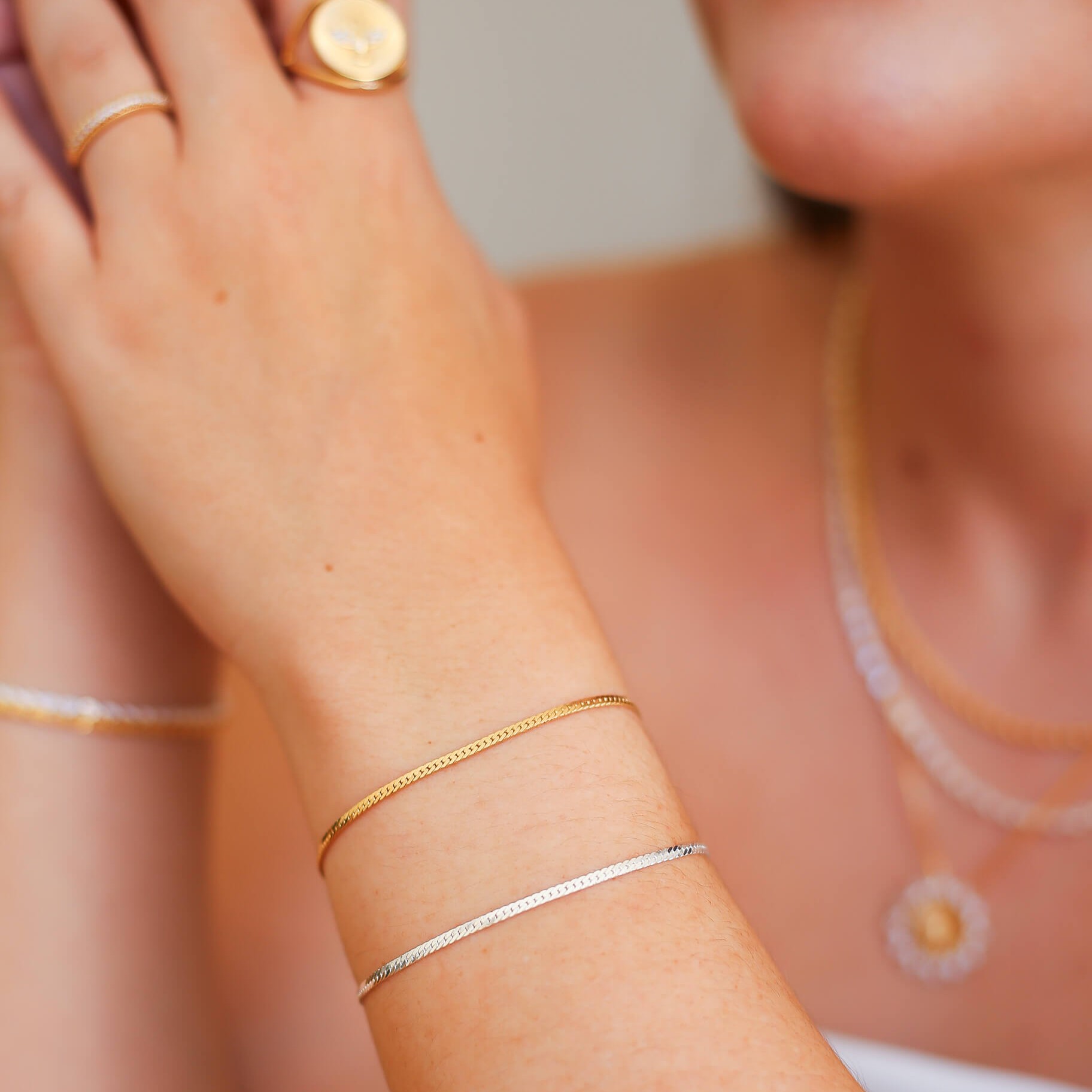 Pulseira Fita Fina Laminada Ouro