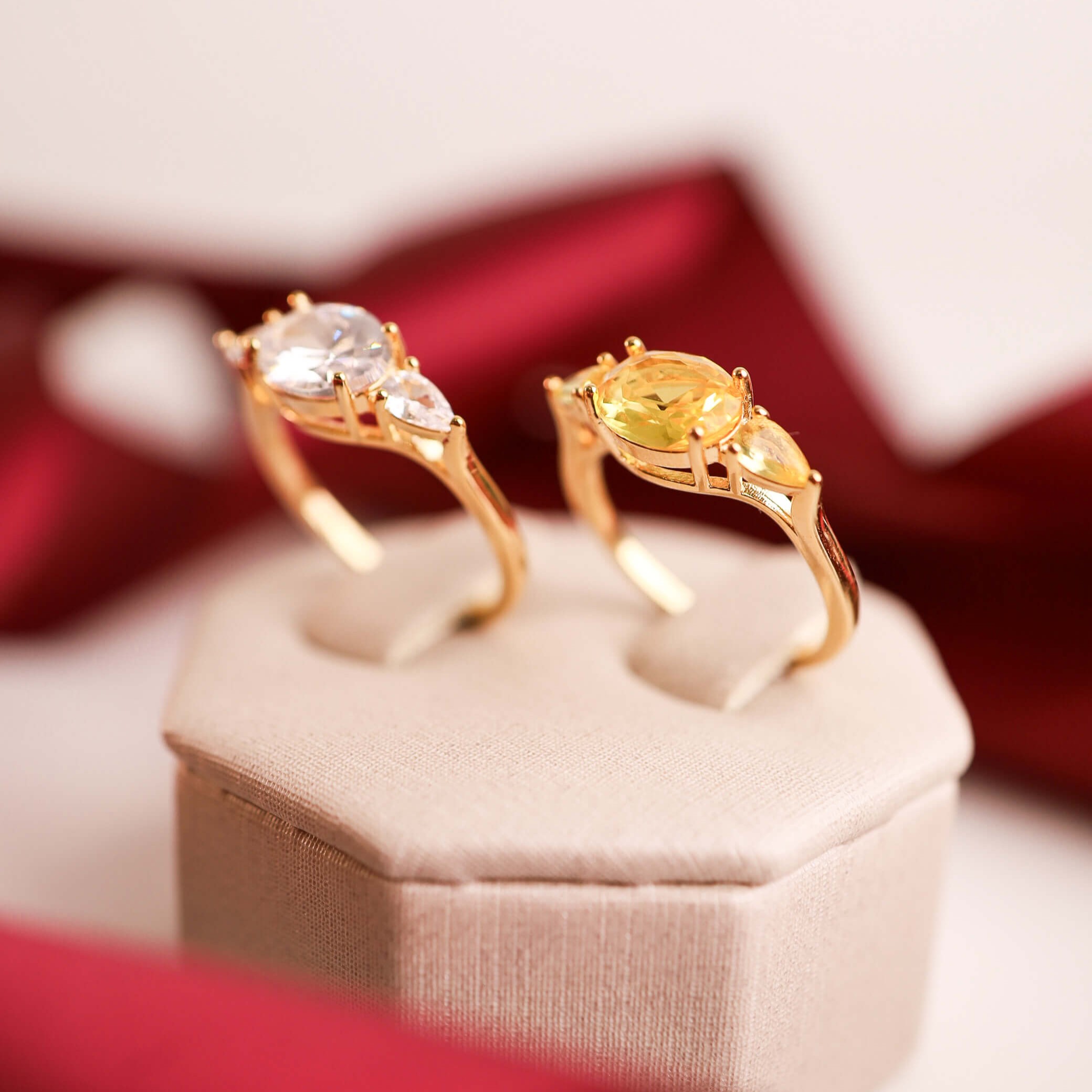 Anel Pedras Amarelas Ouro