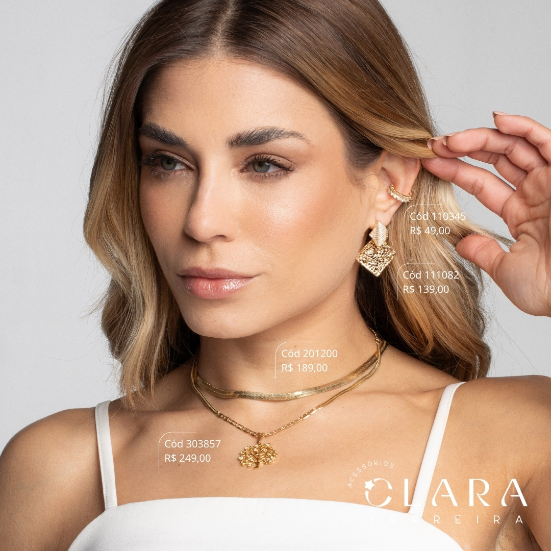BRINCO QUADRADO 20MM VAZADO LISO NA BASE QUADRADA 13MM MICROZIRCÔNIAS - PEÇA EXCLUSIVA - Dourado
