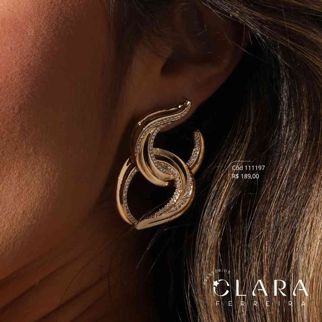 BRINCO CIRCULO ABERTO C/ 2 FILEIRAS MICROZIRCÔNIAS - PEÇA EXCLUSIVA - Dourado
