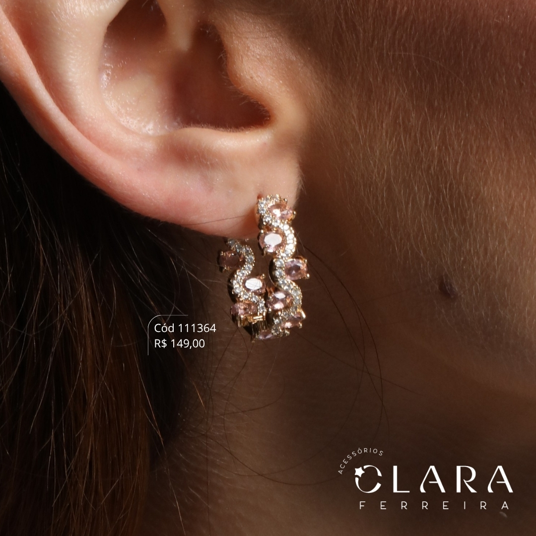 BRINCO ARGOLINHA CLICK FIO MICROZIRCÔNIAS ONDULADO C/ ZIRCÔNIAS OVAIS - 22X6MM - Dourado