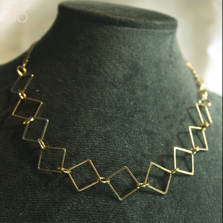Promo de:199,90 CHOCKER ELOS QUADRADOS