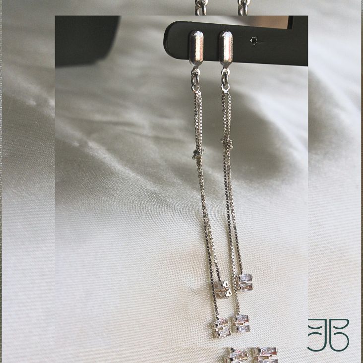 BRINCO PALITINHO VENEZIANA AMARRADA ZIRCONIA NAVETE PEND PRATA
