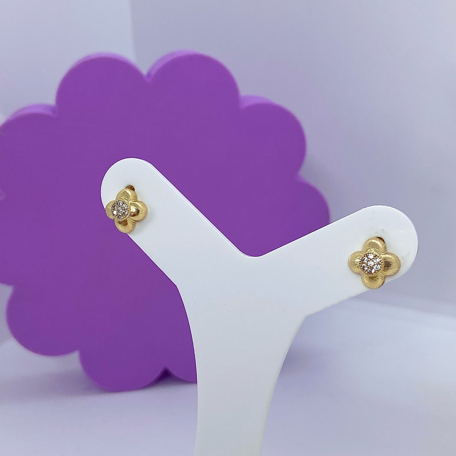 BRINCO FLOR COM MIOLHO CRAVEJADO BO2550
